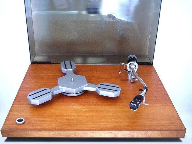 Amstrad TP12D platine vinyle courroie bras en S 1974