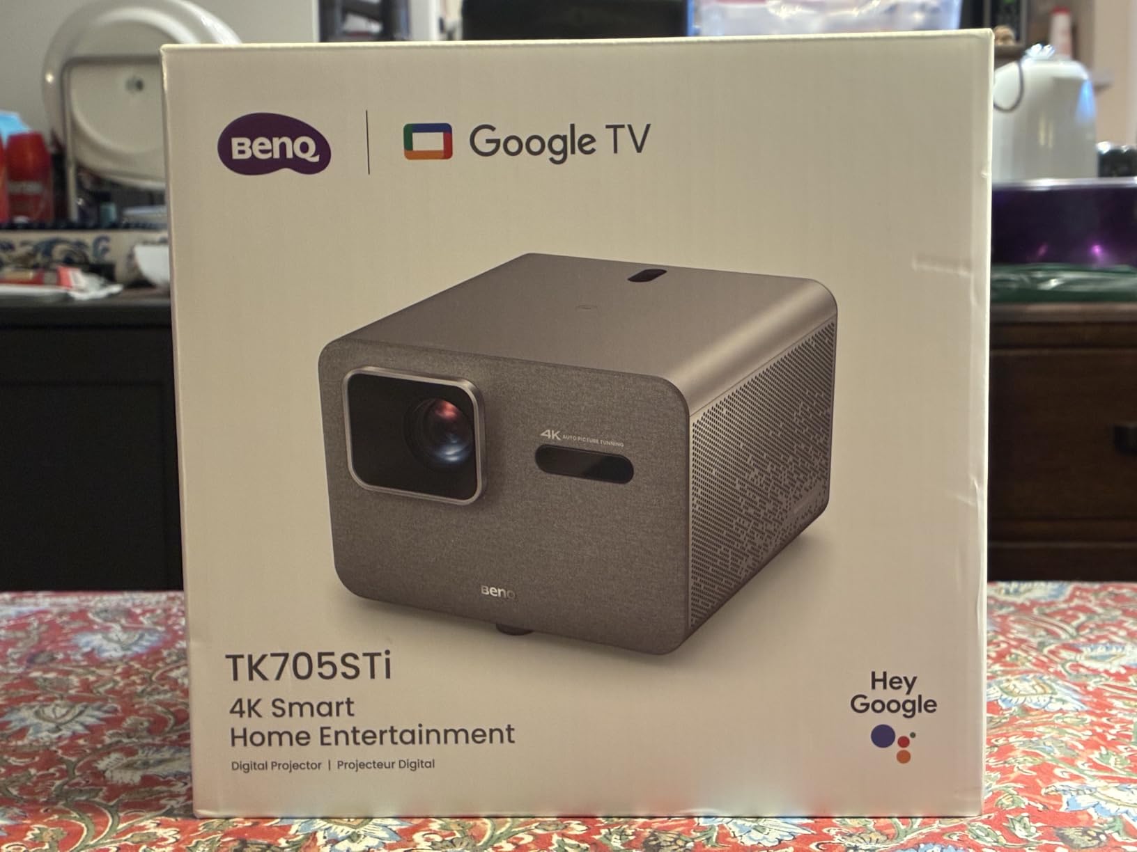 BenQ TK705STi Vidéoprojecteur 4K Courte Focale Google TV