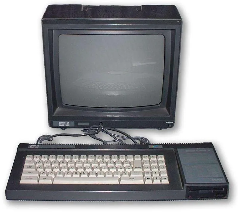 Amstrad Computer CPC6128 ordinateur avec lecteur disquette